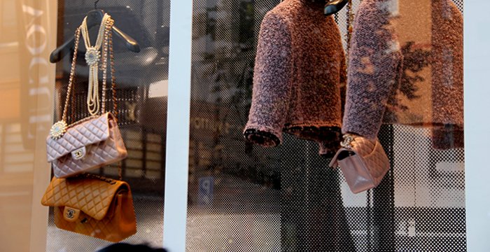 Honderd jaar Martelaar Schiereiland Prijzen Chanel tassen stijgen met 20% in Europa - Fashionjunks.nl